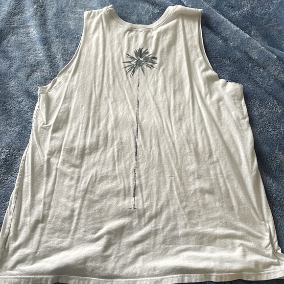 Tank top/muscle tee - Picture 2 of 2